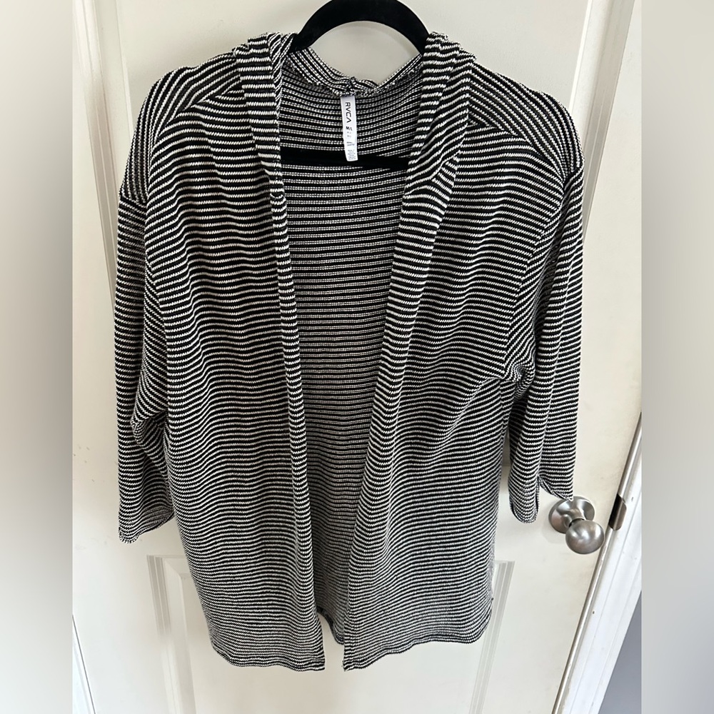 RVCA Women’s M/L top with hood
